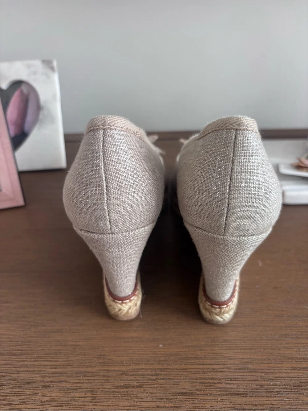Tory Burch Neutral Beige Peep-Toe Bow Wedge Heels